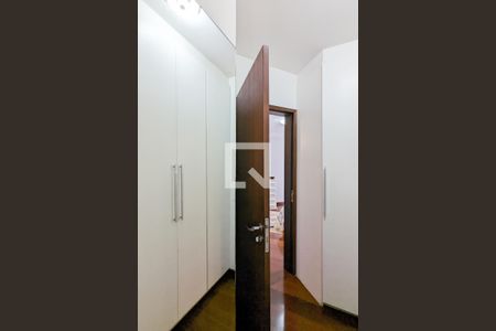 Casa à venda com 450m², 4 quartos e 6 vagasCloset da suíte 3