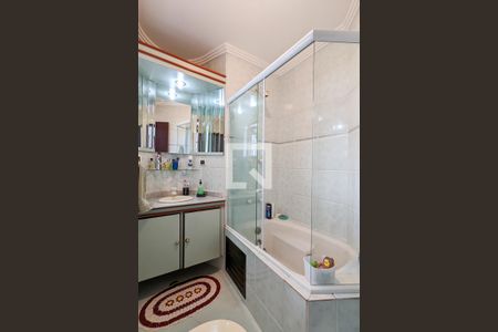 Casa à venda com 450m², 4 quartos e 6 vagasBanheiro da suíte 2