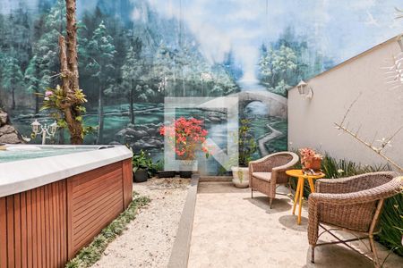 Casa à venda com 450m², 4 quartos e 6 vagasQuintal