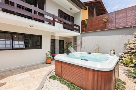 Casa à venda com 450m², 4 quartos e 6 vagasQuintal