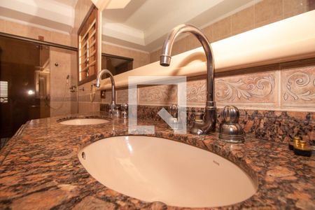 Casa à venda com 550m², 5 quartos e 3 vagasBanheiro da Suíte 2