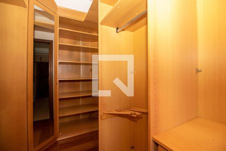 Casa à venda com 550m², 5 quartos e 3 vagasCloset da Suíte 2