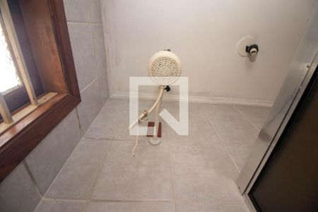 Casa à venda com 550m², 5 quartos e 3 vagasBanheiro Auxiliar 2