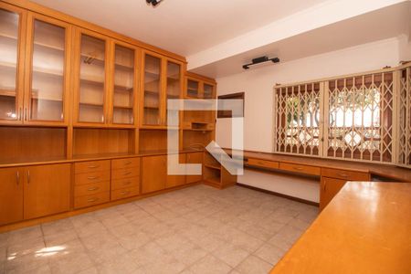 Casa à venda com 550m², 5 quartos e 3 vagasEscritório