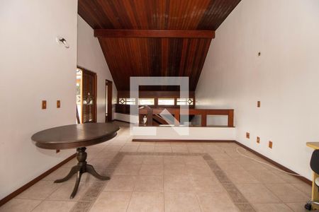 Casa à venda com 550m², 5 quartos e 3 vagasCobertura