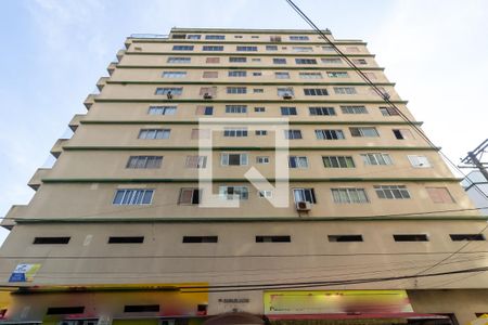 Apartamento para alugar com 62m², 1 quarto e 1 vagaFachada lateral