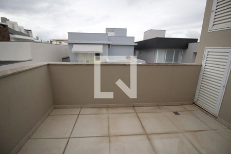 Casa de condomínio para alugar com 420m², 3 quartos e 4 vagasÁrea de Serviço