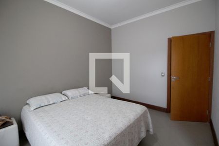 Casa de condomínio para alugar com 420m², 3 quartos e 4 vagasSuíte 2