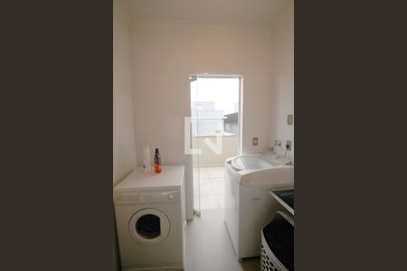 Casa de condomínio para alugar com 420m², 3 quartos e 4 vagasÁrea de Serviço