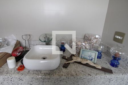 Casa de condomínio para alugar com 420m², 3 quartos e 4 vagasBanheiro da Suíte 2