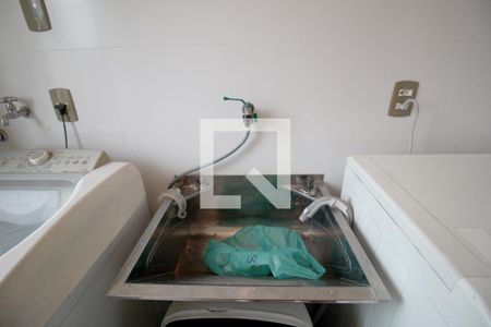 Casa de condomínio para alugar com 420m², 3 quartos e 4 vagasÁrea de Serviço