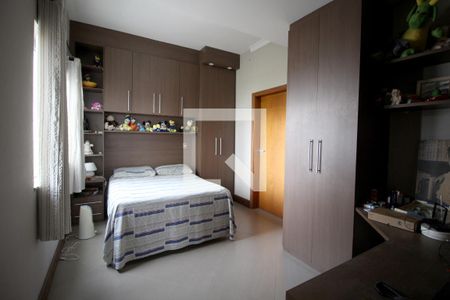 Casa de condomínio para alugar com 420m², 3 quartos e 4 vagasSuíte 3