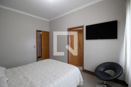 Casa de condomínio para alugar com 420m², 3 quartos e 4 vagasSuíte 2