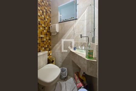 Casa à venda com 183m², 4 quartos e 3 vagas Casa à venda com 183m², 4 quartos e 3 vagasLavabo