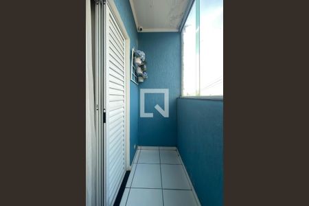 Casa à venda com 183m², 4 quartos e 3 vagas Casa à venda com 183m², 4 quartos e 3 vagasVaranda