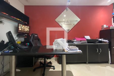 Casa à venda com 183m², 4 quartos e 3 vagas Casa à venda com 183m², 4 quartos e 3 vagasEscritório