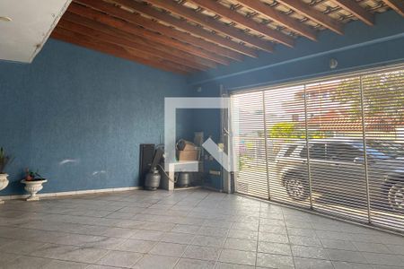 Casa à venda com 183m², 4 quartos e 3 vagas Casa à venda com 183m², 4 quartos e 3 vagasGaragem