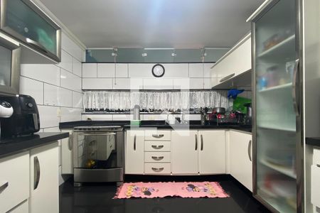 Casa à venda com 183m², 4 quartos e 3 vagas Casa à venda com 183m², 4 quartos e 3 vagasCozinha