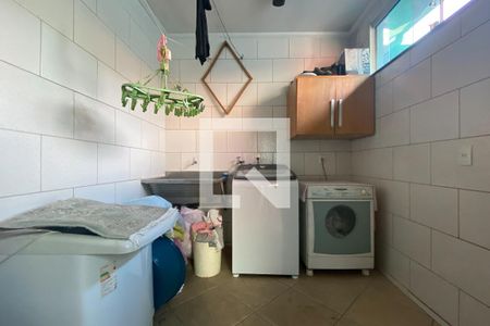 Casa à venda com 183m², 4 quartos e 3 vagas Casa à venda com 183m², 4 quartos e 3 vagasÁrea de Serviço