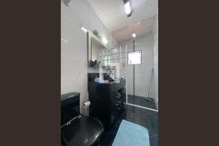 Casa à venda com 183m², 4 quartos e 3 vagas Casa à venda com 183m², 4 quartos e 3 vagasBanheiro da Suíte 1