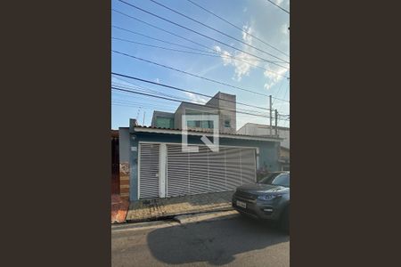 Casa à venda com 183m², 4 quartos e 3 vagas Casa à venda com 183m², 4 quartos e 3 vagasFachada
