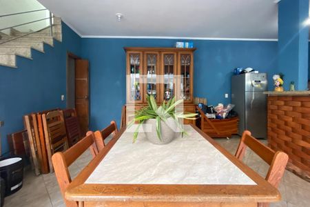 Casa à venda com 183m², 4 quartos e 3 vagas Casa à venda com 183m², 4 quartos e 3 vagasChurrasqueira