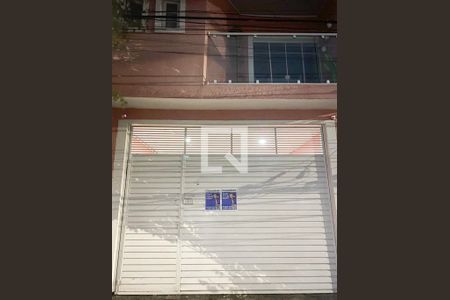 Casa à venda com 125m², 3 quartos e 2 vagas Casa à venda com 125m², 3 quartos e 2 vagasPlaca de Anuncio e Fachada