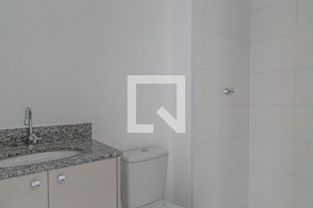 Banheiro de kitnet/studio para alugar com 1 quarto, 23m² em Quarta Parada, São Paulo