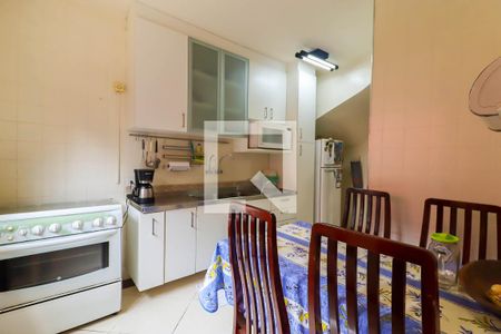 Cozinha de casa para alugar com 3 quartos, 149m² em Vila Sônia, São Paulo