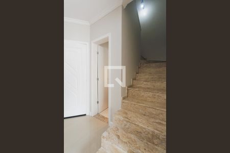 Escadas de casa de condomínio para alugar com 3 quartos, 136m² em Sarandi, Porto Alegre