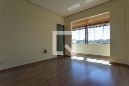 Casa à venda com 271m², 4 quartos e 2 vagasSala