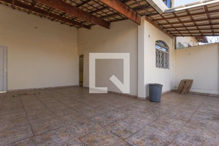 Casa à venda com 271m², 4 quartos e 2 vagasGaragem
