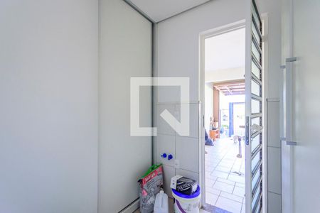 Casa à venda com 284m², 4 quartos e 2 vagasQuarto de Serviço