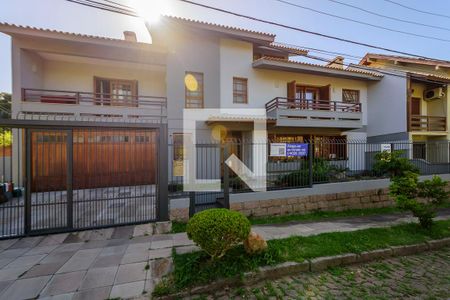 Casa à venda com 284m², 4 quartos e 2 vagasFachada