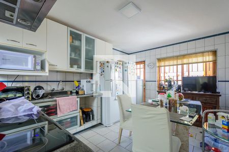 Casa à venda com 284m², 4 quartos e 2 vagasCozinha