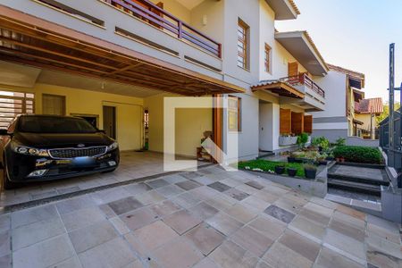 Casa à venda com 284m², 4 quartos e 2 vagasEntrada