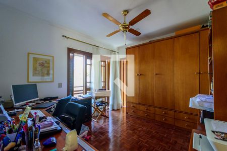 Casa à venda com 284m², 4 quartos e 2 vagasSuíte 1