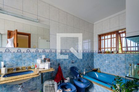 Casa à venda com 284m², 4 quartos e 2 vagasBanheiro da Suíte 2