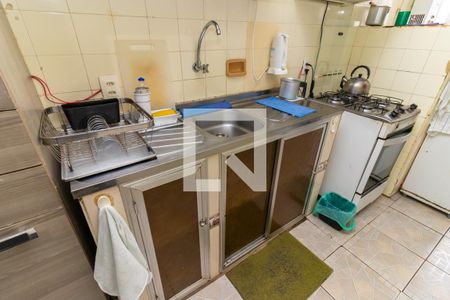 Apartamento para alugar com 80m², 3 quartos e 1 vaga Apartamento para alugar com 80m², 3 quartos e 1 vagaCozinha - Pia com Armário