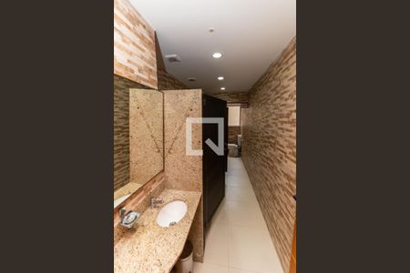 Apartamento para alugar com 80m², 3 quartos e 1 vaga Apartamento para alugar com 80m², 3 quartos e 1 vagaÁrea Comum - Banheiro Feminino do Salão