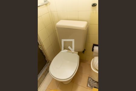 Apartamento para alugar com 80m², 3 quartos e 1 vaga Apartamento para alugar com 80m², 3 quartos e 1 vagaBanheiro Social - Vaso com Caixa Acoplada