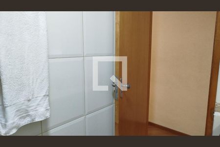 Apartamento à venda com 72m², 3 quartos e 1 vaga Apartamento à venda com 72m², 3 quartos e 1 vagaBanheiro 2