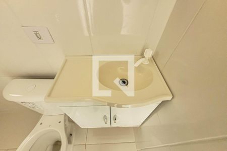 Banheiro de kitnet/studio para alugar com 1 quarto, 28m² em Ipiranga, São Paulo