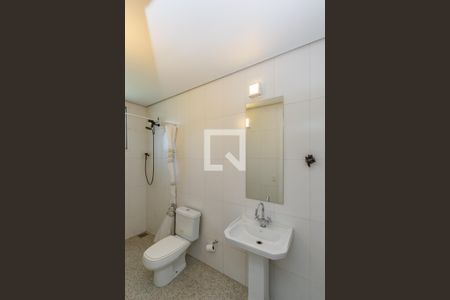 Casa à venda com 336m², 3 quartos e 4 vagasBanheiro da Suíte 2