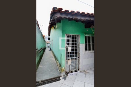Corredor Lateral  de casa para alugar com 2 quartos, 120m² em Vila Nova Bonsucesso, Guarulhos