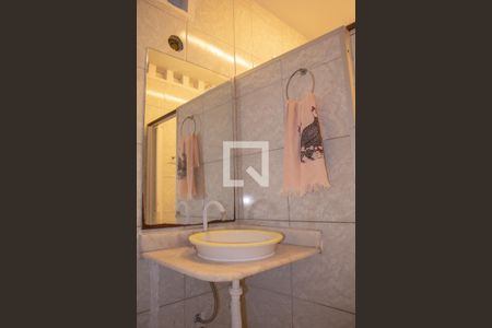 banheiro de apartamento para alugar com 1 quarto, 45m² em Acupe de Brotas, Salvador