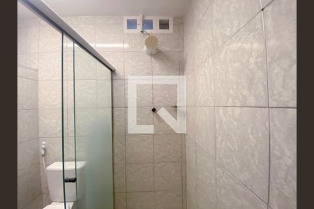 Banheiro de apartamento para alugar com 1 quarto, 45m² em Acupe de Brotas, Salvador