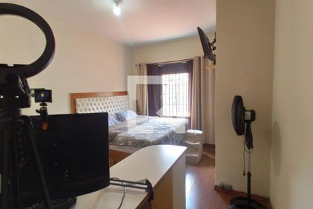 Casa à venda com 300m², 3 quartos e 3 vagas Casa à venda com 300m², 3 quartos e 3 vagasQuarto 4