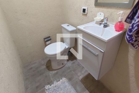 Casa à venda com 300m², 3 quartos e 3 vagas Casa à venda com 300m², 3 quartos e 3 vagasBanheiro 2