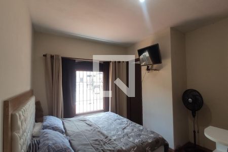 Casa à venda com 300m², 3 quartos e 3 vagas Casa à venda com 300m², 3 quartos e 3 vagasQuarto 4